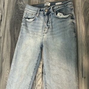 Kensie vintage luxe jeans! Size 6/28 could fit a 26, stretchy, no rips or holes!